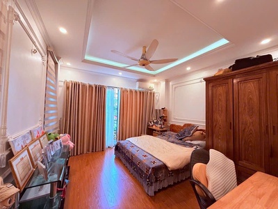 Bán nhà bồ đề long biên,oto đỗ cửa,lô góc,ngõ thông,thoáng mát,52m 1