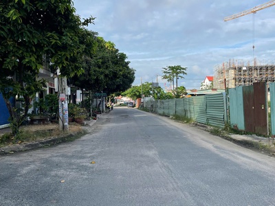 Bán suất đất tđc thắng nhất lock c gần chung cư đang xây . 2