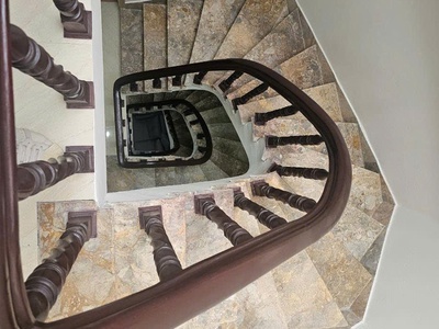 Bán căn vị trí siêu đẹp - trung tâm đống đa - 4 tầng sạch sẽ - giao thông thuận tiện - giá hơn 9 tỷ 2