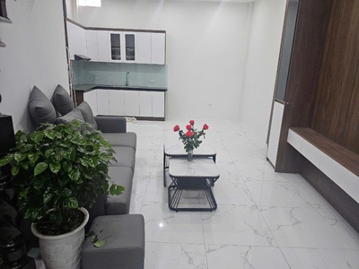 Bán căn vị trí siêu đẹp - trung tâm đống đa - 4 tầng sạch sẽ - giao thông thuận tiện - giá hơn 9 tỷ 1