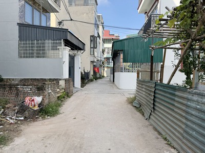 Cần bán lô góc 47,2m2 đất, đường thông ô tô con tại Phúc Lợi, cách mặt đường gom Đê 50m 2