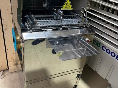 Máy buộc đầu túi bánh sanwich, máy buộc túi bánh mì ngọt, máy buộc đầu túi bán tự động 0