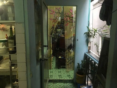 Bán nhà tập thể tầng 2 ngay mặt tiền 638 Lê Hồng Phong Q10 3