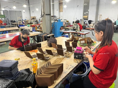 Nguồn sỉ ví da, thắt lưng, túi xách mẫu đẹp, có sẵn 0