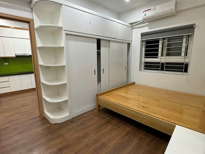 Chủ nhà cần bán gấp căn hộ 2 ngủ full đồ ban công đông nam chung cư Thanh Hà 5