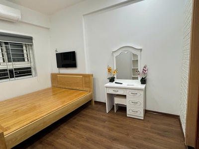 Chủ nhà cần bán gấp căn hộ 2 ngủ full đồ ban công đông nam chung cư Thanh Hà 8