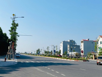 Bán Lô Góc 200m2 trục 55m Lý Thánh Tông, ngay nút giao Tây Nam Thành Phố 2