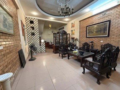 Bán nhà phố Chùa Láng 30m ra phố 52m2 x 4T MT rộng ô tô vào nhà thoáng vĩnh viễn, 14 tỷ 0