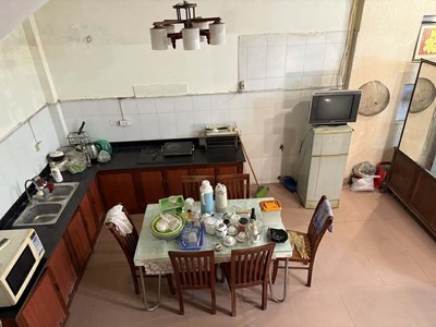 Bán nhà phố Chùa Láng 30m ra phố 52m2 x 4T MT rộng ô tô vào nhà thoáng vĩnh viễn, 14 tỷ 2