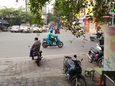 Chính chủ cho thuê mặt bằng 30m tầng 1 mặt đường Hoàng Hoa Thám cửa hàng, văn phòng 11