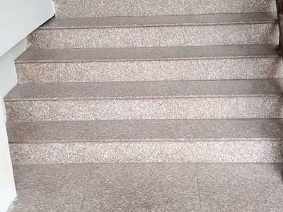 Chính chủ cho thuê mặt bằng 30m tầng 1 mặt đường Hoàng Hoa Thám cửa hàng, văn phòng 2