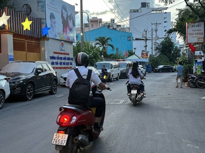 Bán nhà 5 tầng đẹp hẻm 220 nguyễn văn khối 80m2 view góc kd tốt tặng nội thất chỉ 17 tỷ. 1