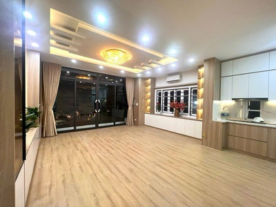 Gia đình gửi bán nhà 5 tầng mặt phố kinh doanh Ô Chợ Dừa DT 45m 1