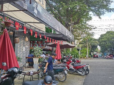 Cần sang quán cà phê lô góc hai mặt tiền vị trí cực đẹp ngay chung cư an bình 2