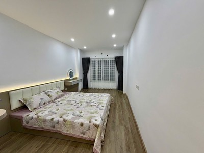 Dân xây phố hồng tiến, hàng xóm bv tâm anh 31m2, 5 tầng, ô tô đỗ cổng - chỉ 8.x tỷ 3