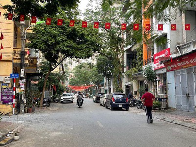 Trung tâm bồ đề, hàng xóm bv tâm anh 31m2, 5 tầng, ô tô đỗ cổng - chỉ 8.x tỷ 0