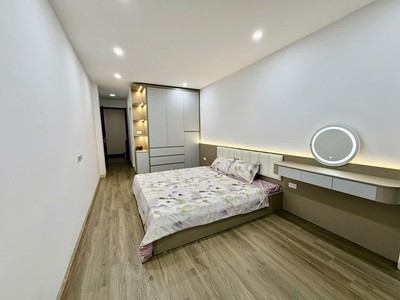 Trung tâm bồ đề, hàng xóm bv tâm anh 31m2, 5 tầng, ô tô đỗ cổng - chỉ 8.x tỷ 3