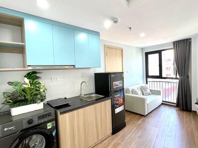 Cách 2 nhà ra phố trần duy hưng -thang máy -ngõ thông -dòng tiền 80 triệu/ tháng 63m2 2