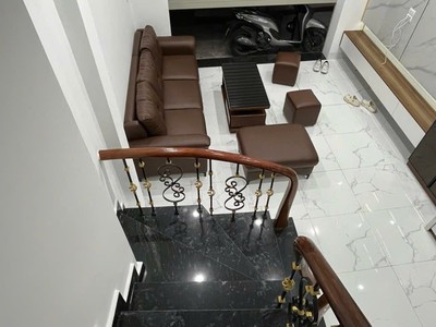 Bán nhà đội cấn 30m2. 6 tầng. mặt tiền 4.3m. giá 11.5 tỷ ba đình hà 1