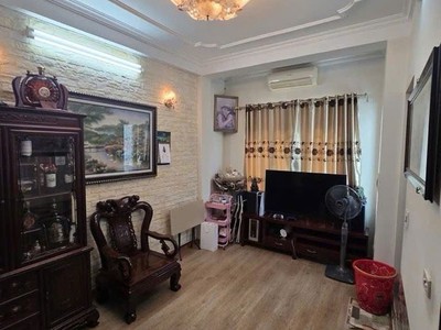 Bán nhà kim mã 30m2. 6 tầng. mặt tiền 4.8m. giá 15.8 tỷ ba đình hà nội 2