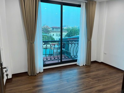 Bán nhà đội cấn 30m2. 6 tầng. mặt tiền 4.3m. giá 11.5 tỷ ba đình hà 2