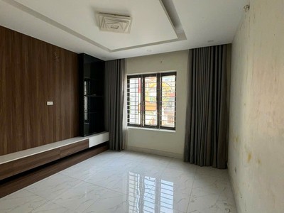Bán nhà chợ khâm thiên 57m2. 6 tầng. mặt tiền 3.7m. giá 15.7 tỷ đống đa hà nội 4