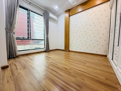 Bán nhà hồ đắc di 39m2. 6 tầng. mặt tiền 5.3m. giá 12.6 tỷ đống đa hà nội 2