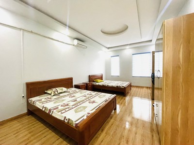 Cho thuê nhà phố Văn Cao, 4 p.ngủ full đồ, DT: 55m2. 3