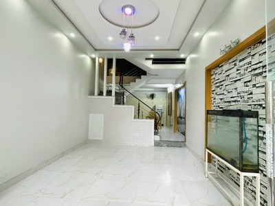 Cho thuê nhà phố Văn Cao, 4 p.ngủ full đồ, DT: 55m2. 7