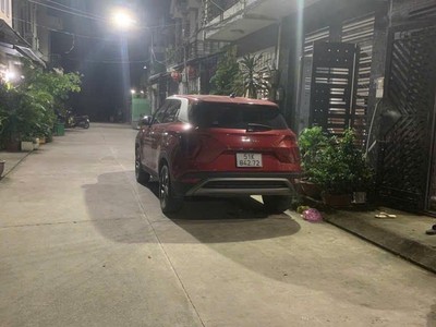  giá rẻ   2 xe hơi tránh nhau   bán đất tặng nhà 2 tầng trung tâm thị trấn  nhà mới đẹp   chưa 0