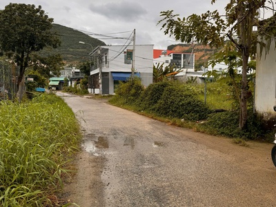 Bán lô đất đẹp mặt tiền đường phong châu, nam nha trang. 3