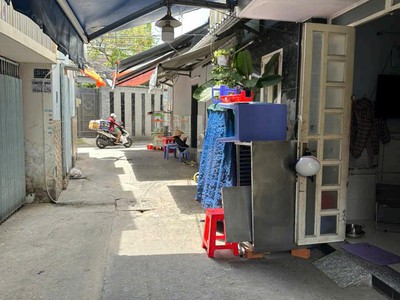 nhà gần mt nguyễn thị tần, p2 q8 2 lầu, sh riêng chỉ 2.98 tỷ 0