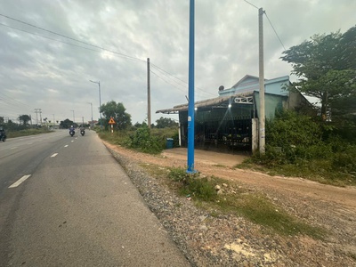 Bán 6m x 31m đất mặt tiền nguyễn chí thanh - lagi giá ngộp 333 triệu/m ngang 3