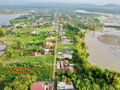 Đất giáp hồ mát mẻ dt 7 91m sẵn thổ cư kdc đông đầy đủ tiện ích cách sân bay chỉ hơn 20km quốc lộ 0