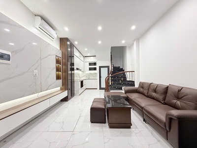 Bán nhà đội cấn dt 35m giá 11,5 tỷ lô góc 2 nhà ra phố,full nội thất 0