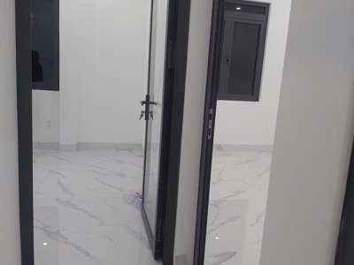 Còn 1 căn duy nhất nhà 3 tầng mới đón tết gần lê văn thịnh,cát lái thích họp gia đình lớn ở,hoặc 0