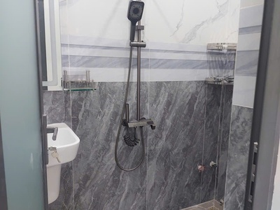 Còn 1 căn duy nhất nhà 3 tầng mới đón tết gần lê văn thịnh,cát lái thích họp gia đình lớn ở,hoặc 2