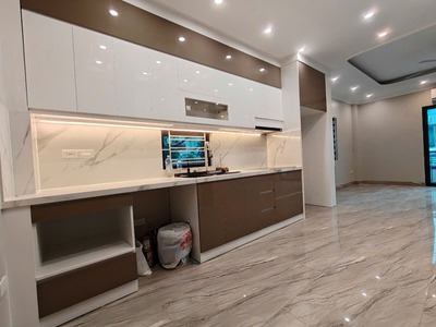 Cần bán căn góc 40m2 nhà 6 tầng, thang máy, ngõ 63/59 Đường Cổ Linh. Cách 200m ra hồ Ben 0