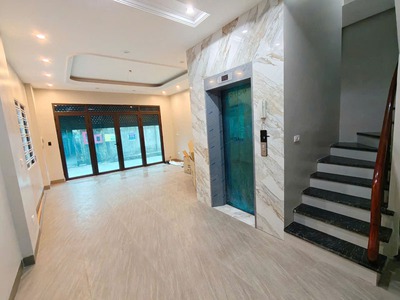 Cần bán căn góc 40m2 nhà 6 tầng, thang máy, ngõ 63/59 Đường Cổ Linh. Cách 200m ra hồ Ben 1