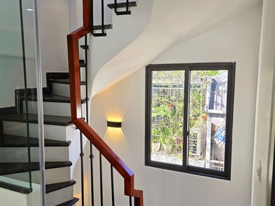 Cần bán 51,7m2 nhà 6 tầng, thoáng trước sau, thang máy tại TĐC Ngọc Thụy, Bồ Đề 10