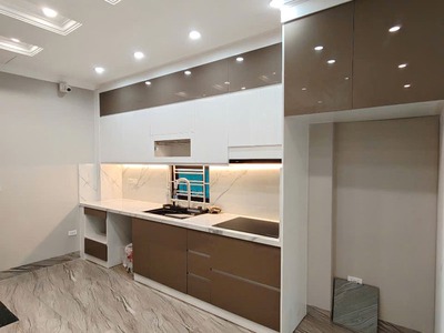 Cần bán căn góc 40m2 nhà 6 tầng, thang máy, ngõ 63/59 Đường Cổ Linh. Cách 200m ra hồ Ben 3