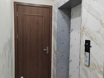 Cần bán căn góc 40m2 nhà 6 tầng, thang máy, ngõ 63/59 Đường Cổ Linh. Cách 200m ra hồ Ben 6