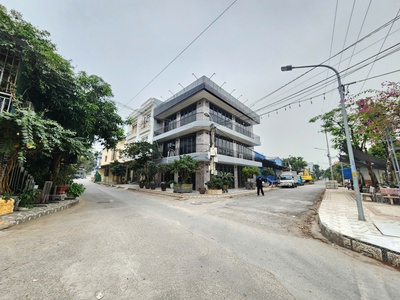 Chính chủ gửi bán căn nhà 3 tầng lô góc đẹp nhất Chung cư Bến Thóc - An Đồng. 2