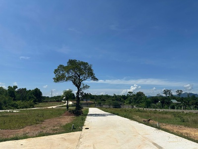 Bán gấp lô đất đẹp đường Dạ LÊ, TP Huế, giá chỉ 5xx triệu. Đường oto 7,5m 2