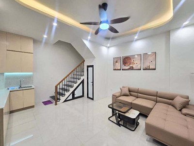 Bán nhà gần Ngã Tư Sở hơn 30m ra phố 34m2 x 5T MT rộng gần ô tô 2 thoáng, nhỉnh 9 tỷ 2