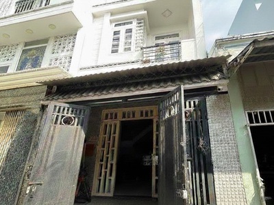 H1704 nhà vuông 3 tầng nguyễn văn quá q12, shr, hxh, 5.x tỷ 0