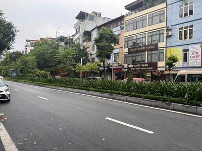 Bán căn C4 Mặt Phố Lạc Long Quân, 188m2 MT12m đất vuông, 138 tỷ 2