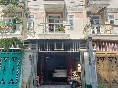 Bán nhà hẻm ô tô tránh đường quốc lộ 13 xây 4 tầng đúc btct ngay khu hồng long chỉ 7,5 tỷ 0