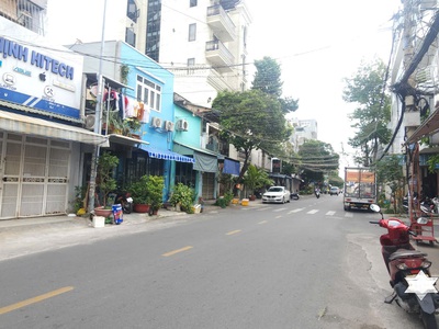 Cho thuê nhà mặt tiền lê sát 48m , 3lầu -18triệu - gần chợ, trường học 3