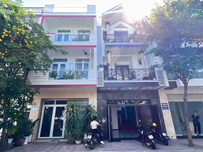 Nhà 3 tầng mới hiện đại có thang máy tiện nghi trong khu đô thị văn minh ở nha trang. 4